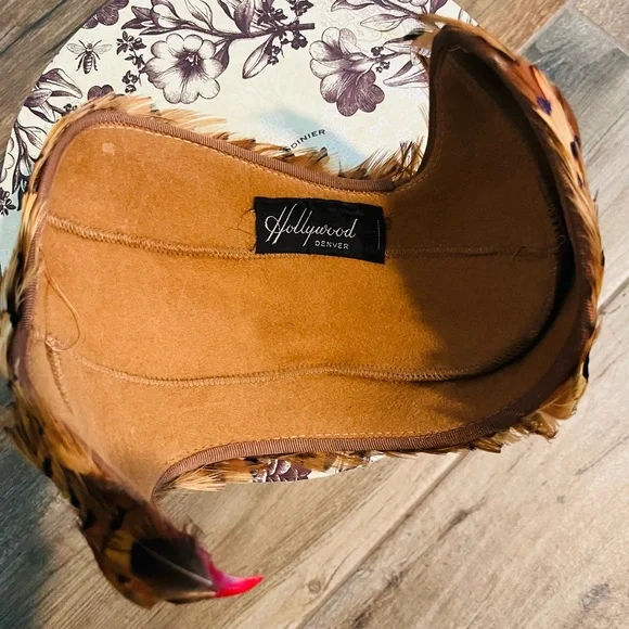 Elegant Pheasant Feathered Vintage 1950’s Women's Hat in Orange and Black - Picture 5 of 6